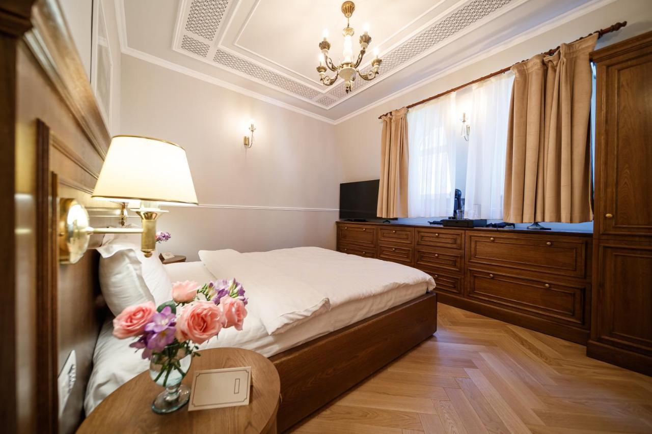 Hotel Templum Clava Bukarest Exterior foto