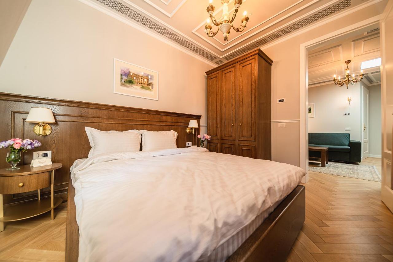 Hotel Templum Clava Bukarest Exterior foto