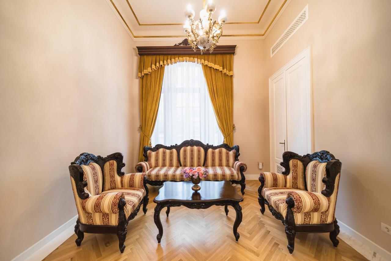 Hotel Templum Clava Bukarest Exterior foto