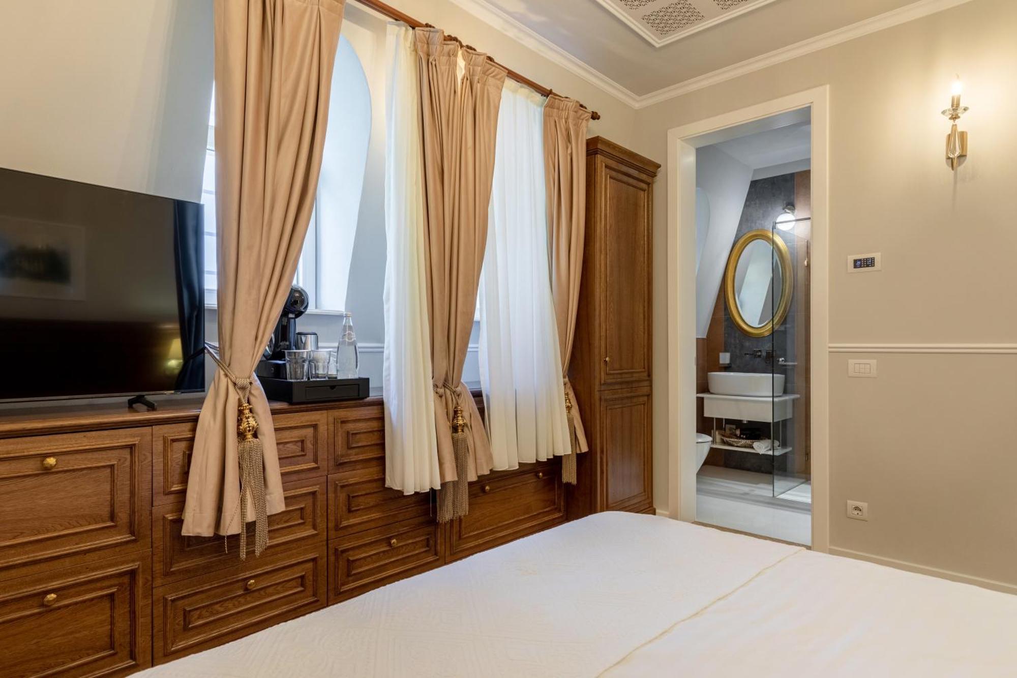 Hotel Templum Clava Bukarest Exterior foto