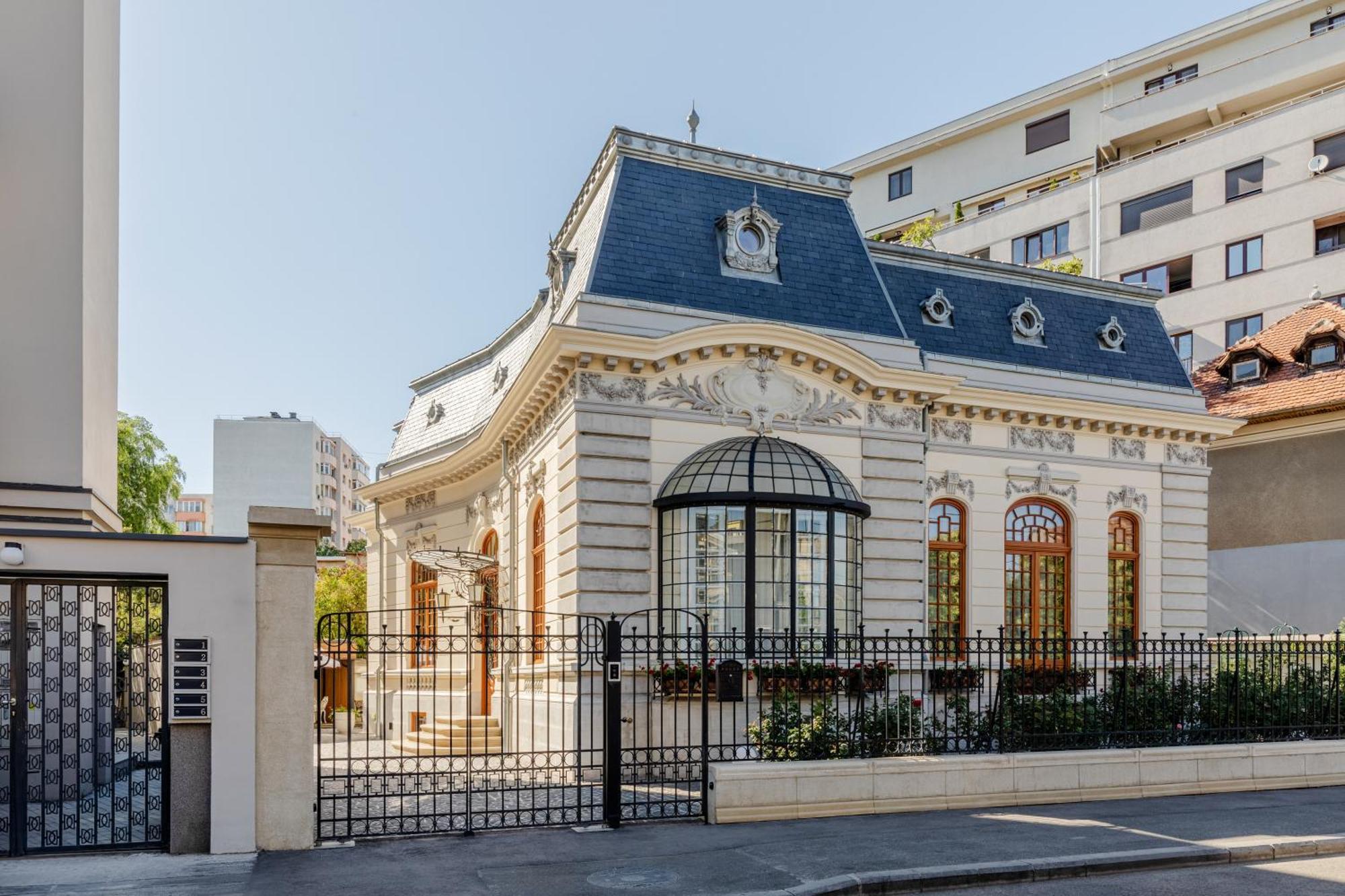 Hotel Templum Clava Bukarest Exterior foto